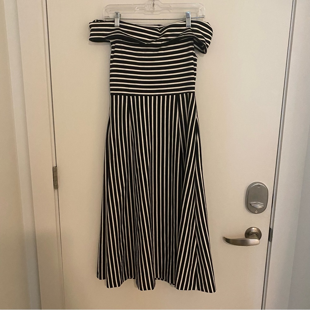 banana republic black and white off the shoulder midi length dress - Picture 4 of 6